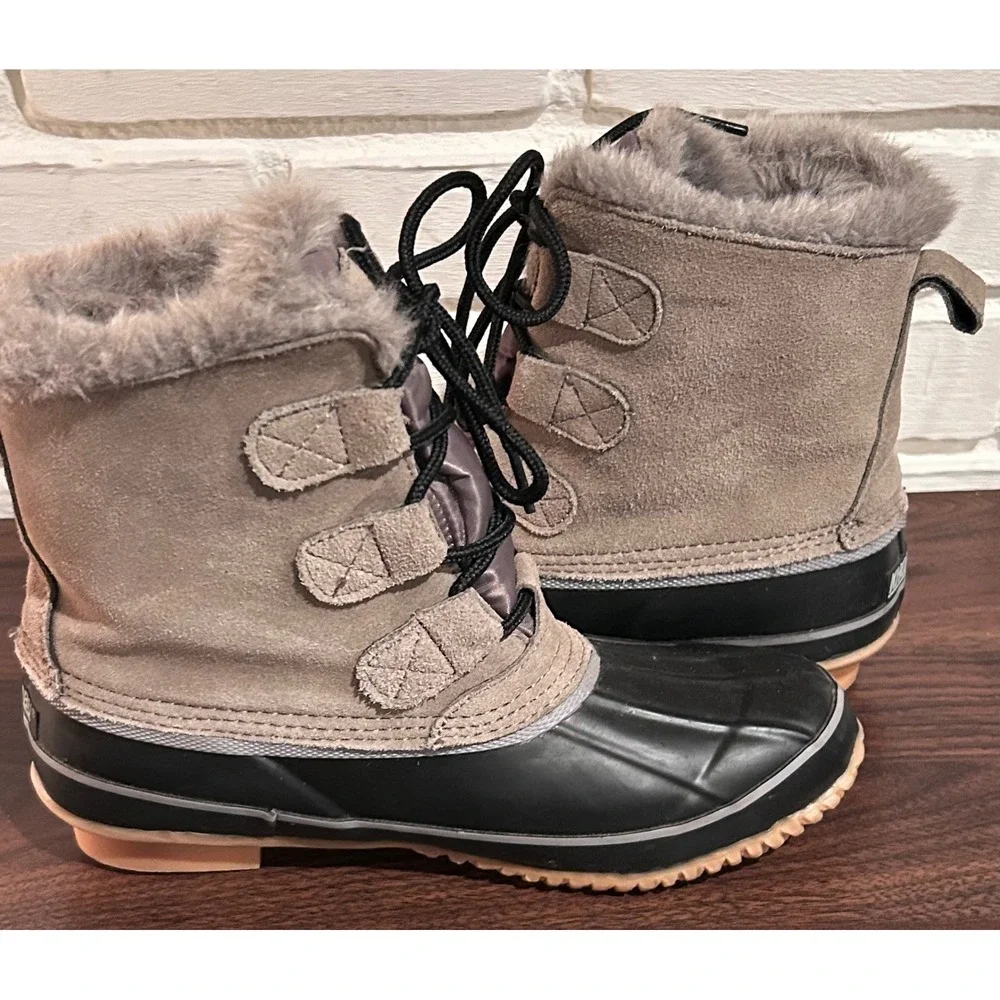Khombu Womens Winter Duck Boots Tan Black‎ Faux Fur Trim Steel Shank Size 7 Snow
